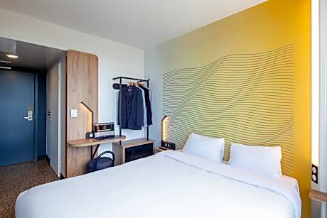 B&B HOTEL Massy Gare TGV