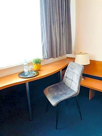 Double Room (1 Adult)