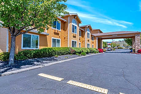 Quality Inn Near Six Flags Discovery Kingdom-Napa Valley