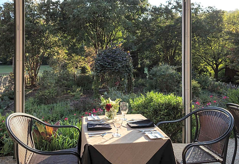 Glen-Ella Springs Inn