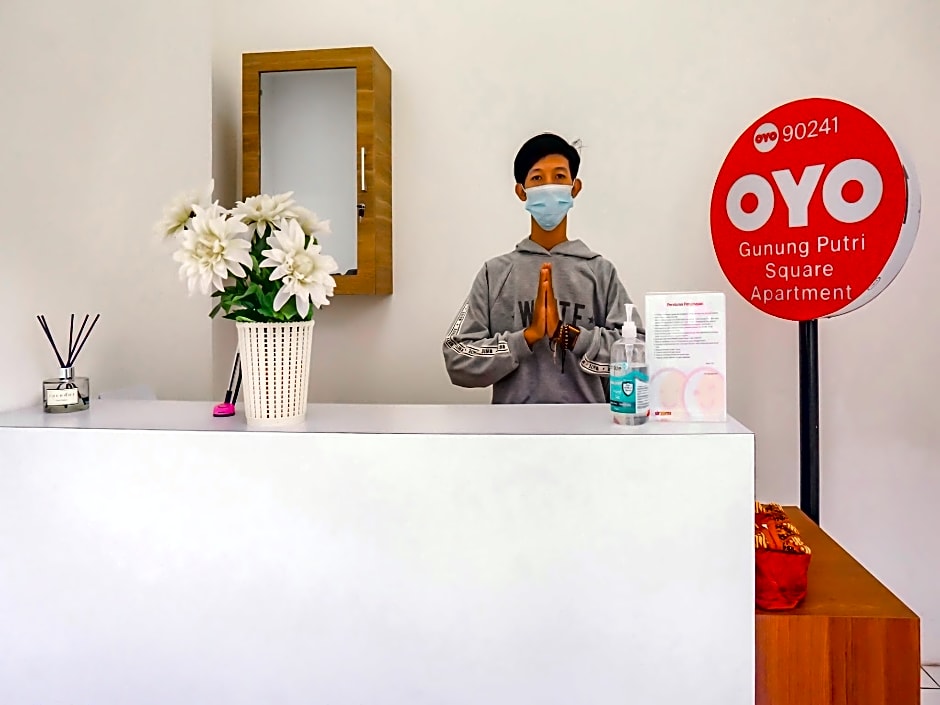 OYO 90241 Gunung Putri Square Apartment