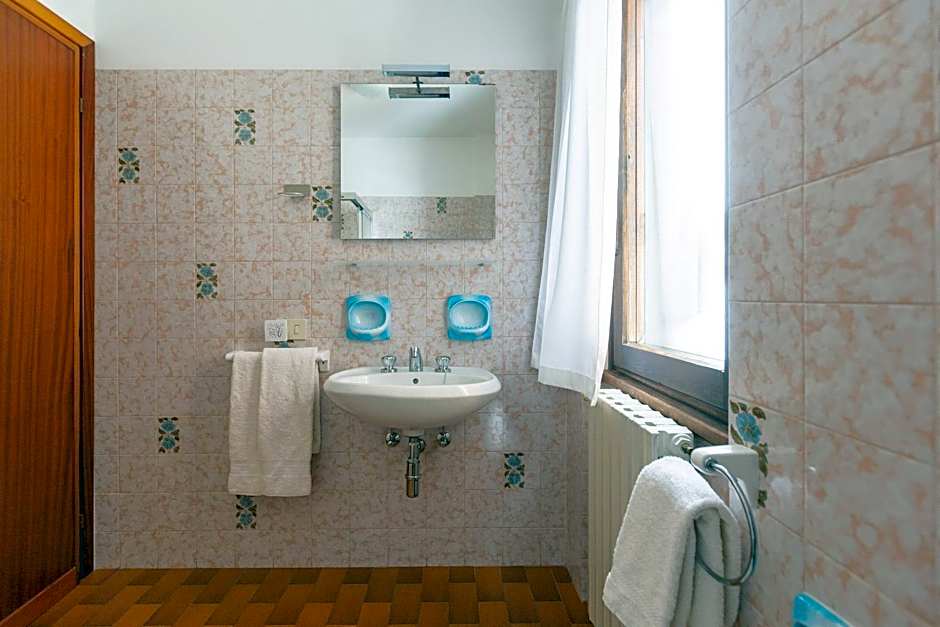 Hotel Meublè Adler - Rooms & Mountain Apartments