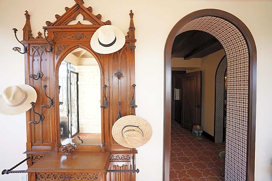 El Caminante Bar & Bungalows