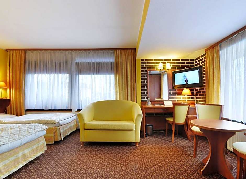 Hotel Astra Tajemniczy Ogród