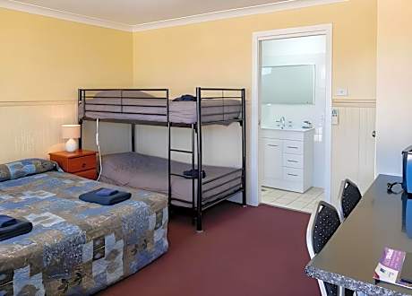 Deluxe Family Room