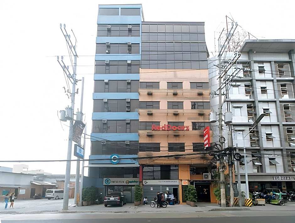 RedDoorz @ EDSA Pasay