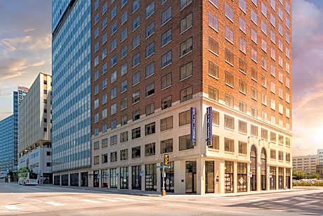 Hampton Inn By Hilton & Suites Dallas Downtown