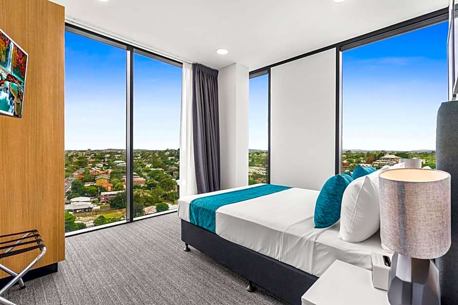 Essence Suites Taringa