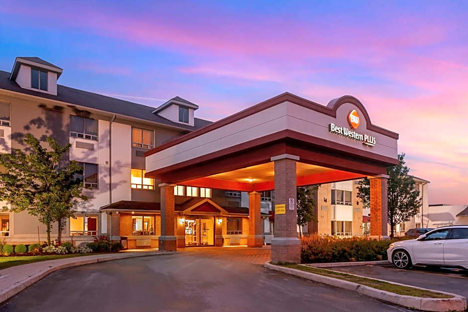 Best Western Plus Burlington Inn & Suites