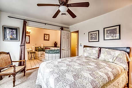 Double Room with Private Bathroom