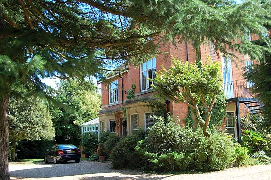 Treherne House & The Malvern Retreat