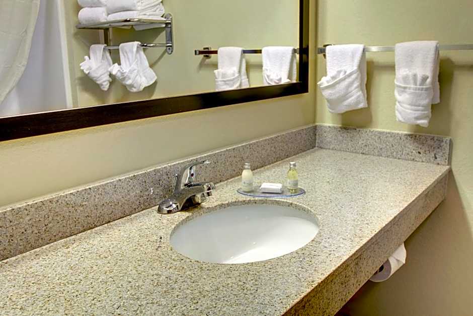 Cobblestone Hotel & Suites - Waynesboro