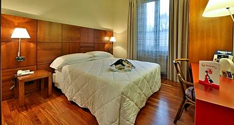 Quadruple Room with Queen Bed