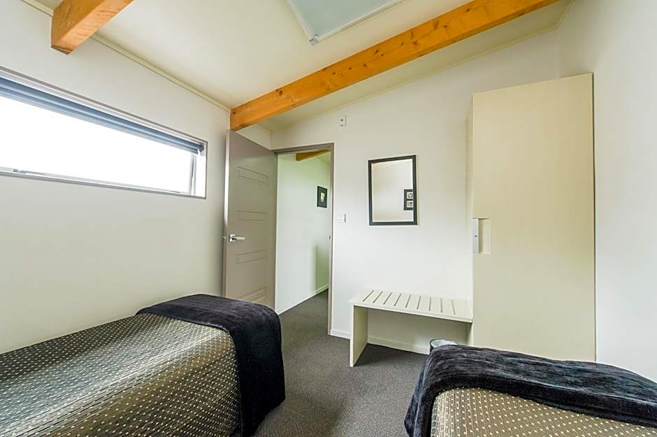 151 On London Motel & Conference Centre