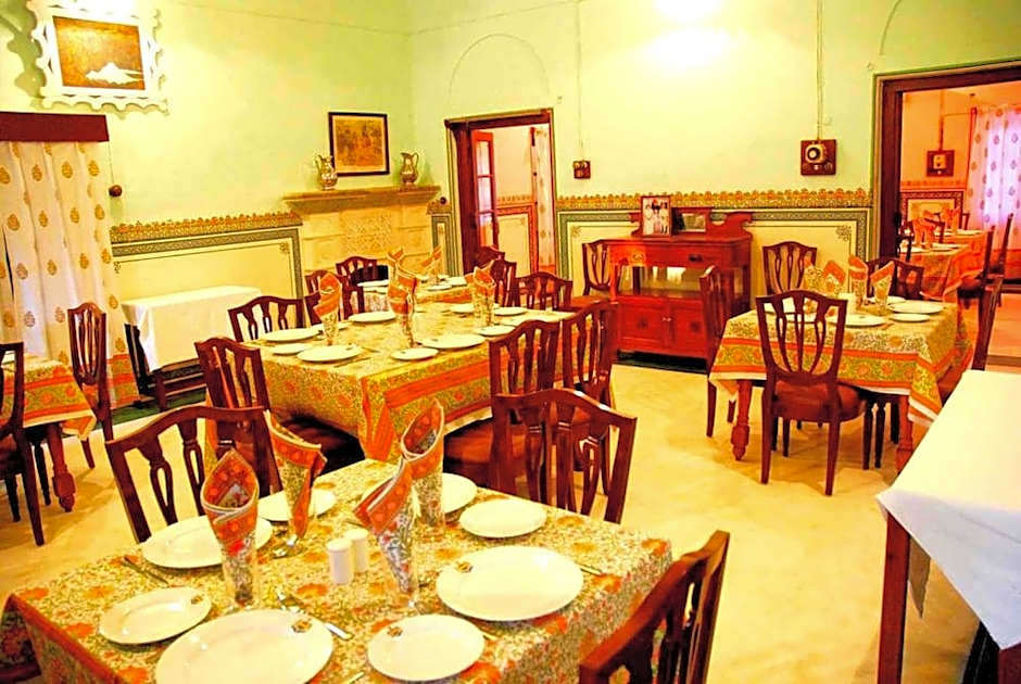 Bijay Niwas Palace