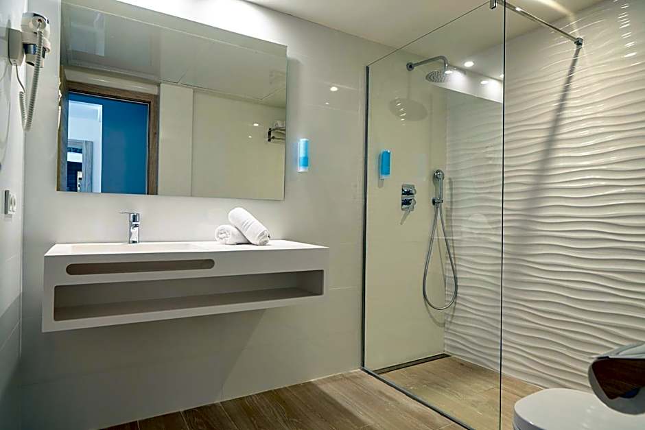 Sol Bahía Ibiza Suites