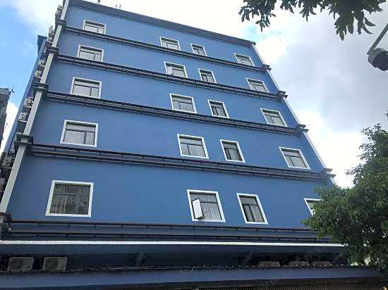 Baowan Hotel (Guangzhou Shangxiajiu Changshou Road Subway Station)