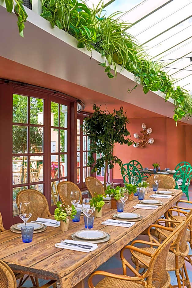 The Mitre, Hampton Court