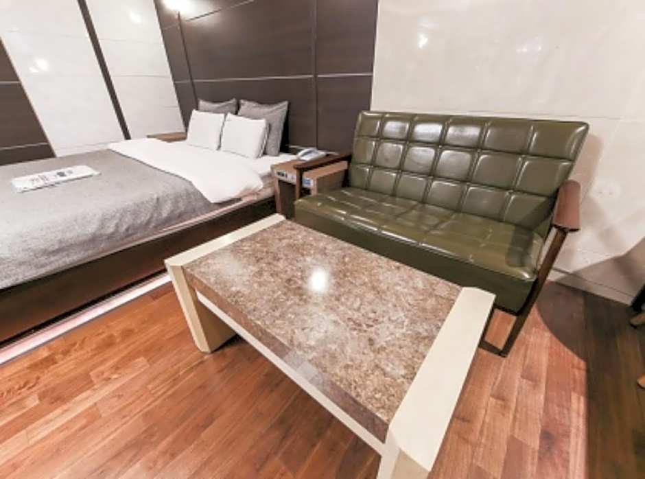 Mate Hotel