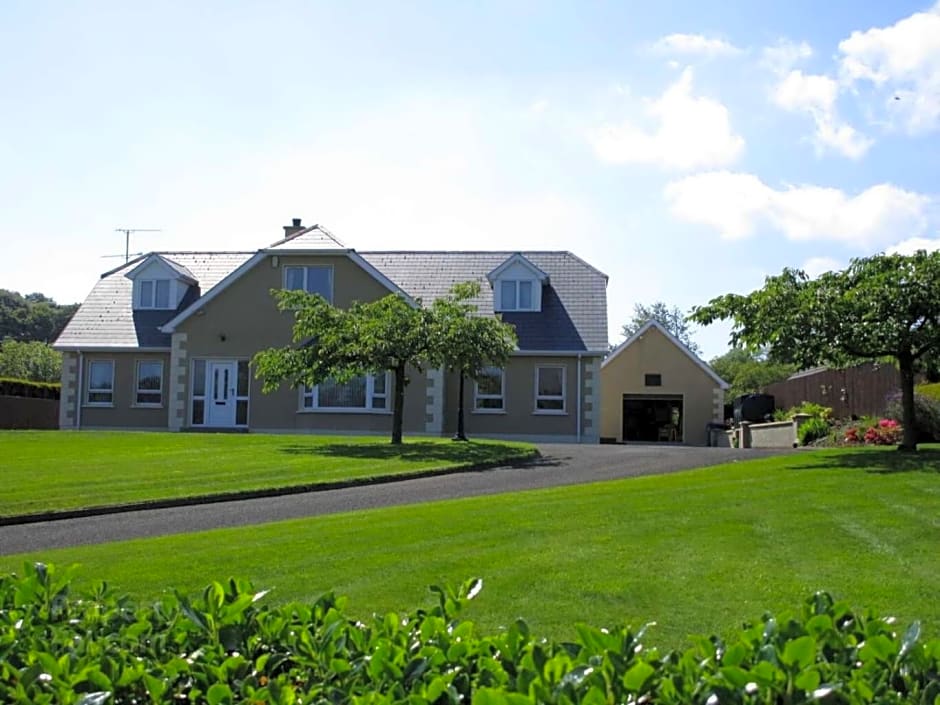 Muff Village Bed & Breakfast