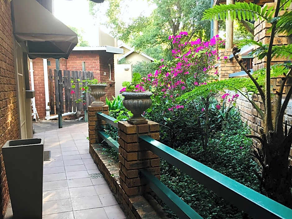 Amper Bo Guest House