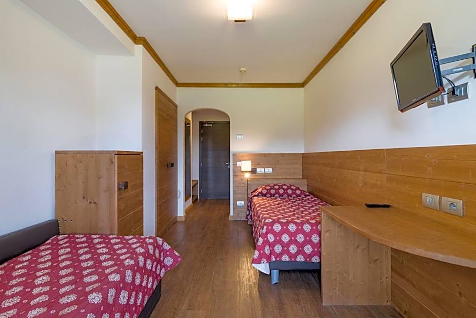 Chems Hotel