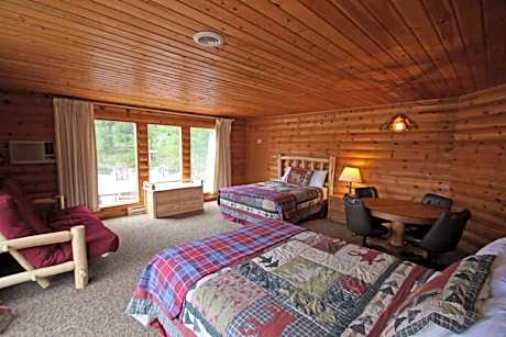 Deluxe Queen Room with Two Queen Beds