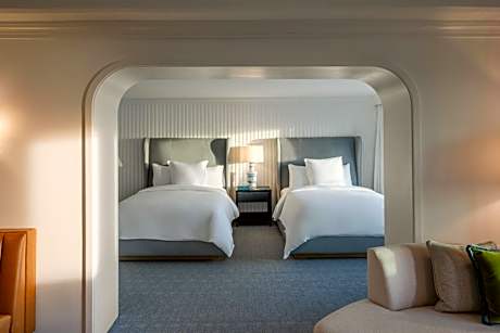 The 720 City View Queen Room
