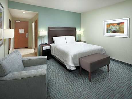 King Room with King Bed - Non-Smoking