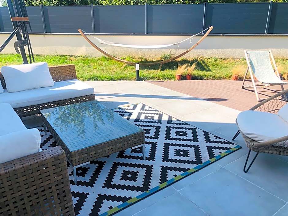 Villa tout confort - 3 chambres piscine et jardin