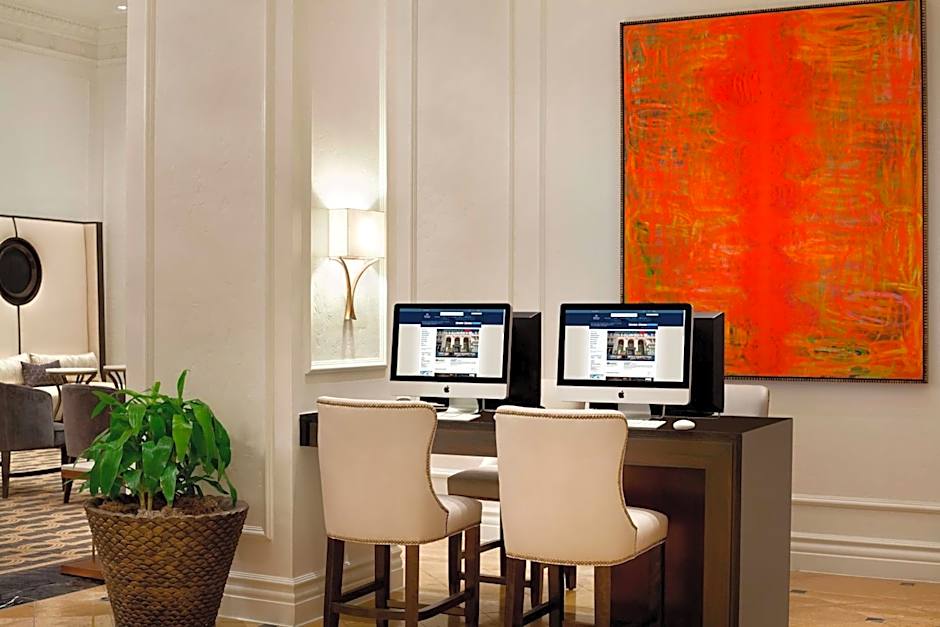 Hilton New Orleans/St. Charles Ave. French Quarter Area