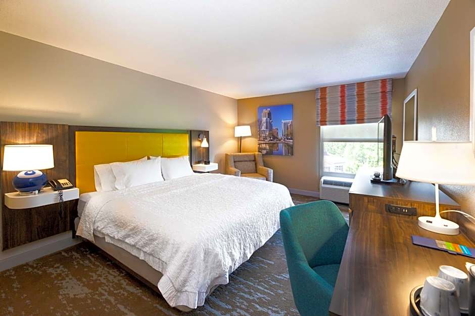 Hampton Inn & Suites Raleigh Cary Lenovo Center