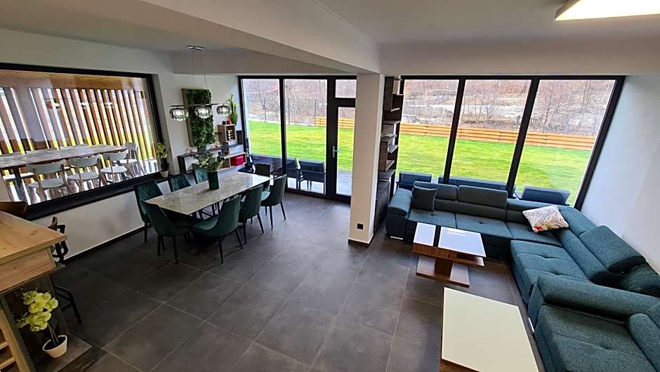 Complex Lunlo Village