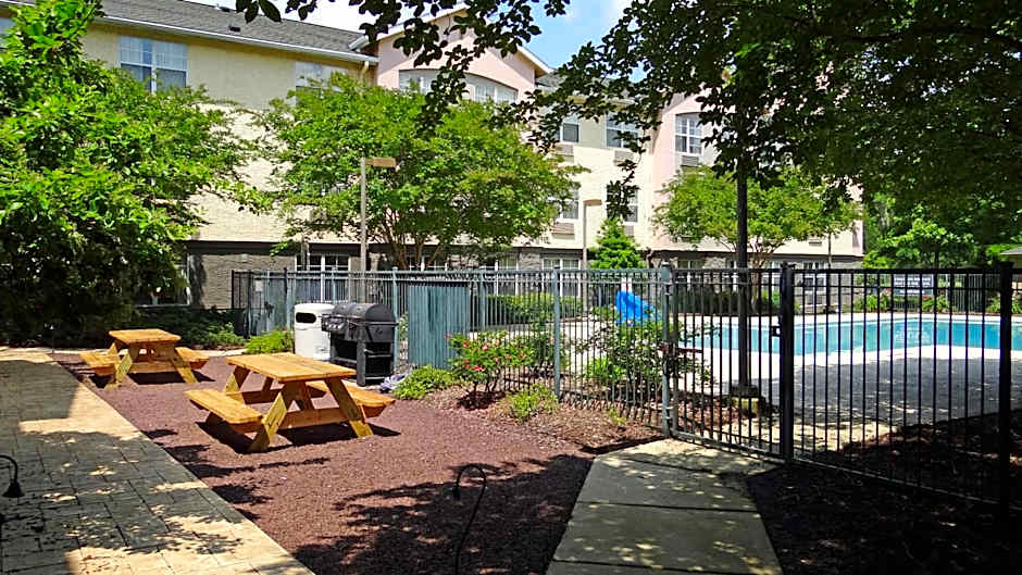 Extended Stay America Suites - Raleigh - RTP - 4919 Miami Blvd.