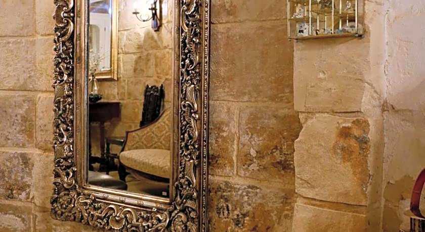 Village Knights Accommodation