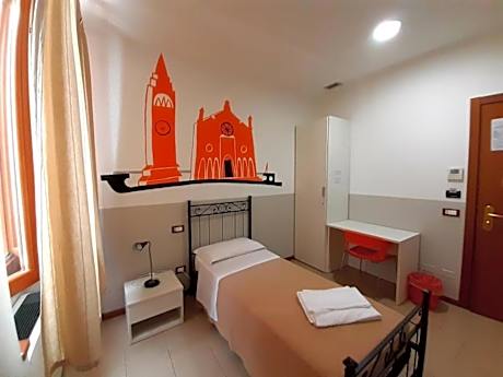 Single Room with Private External Bathroom