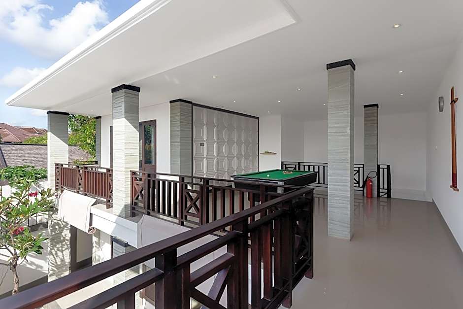 Maja Villa Batubelig by Pramana Villas