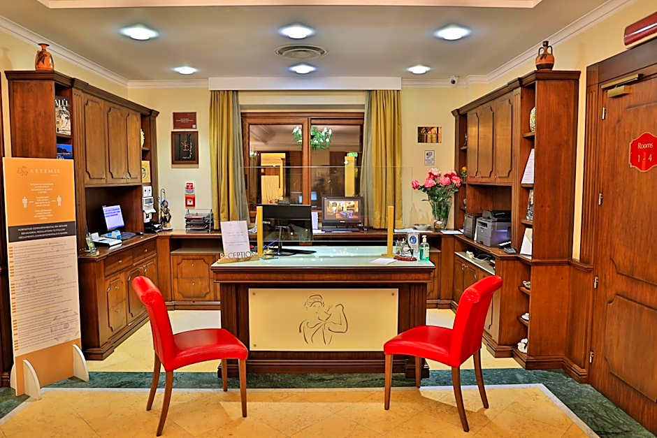 Artemis Hotel