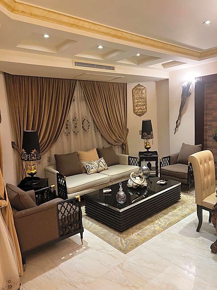 Super luxury flat near airport شقة سكنية قمة الفخامة والاتساع بقرب المولات التجارية و المطار