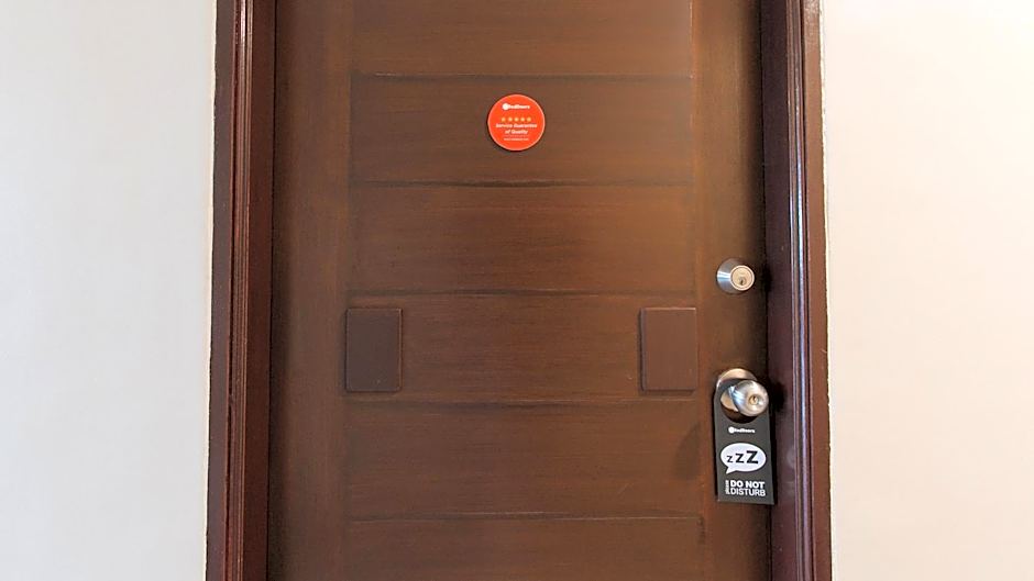 RedDoorz Plus @ Torre De Manuel Residences 1