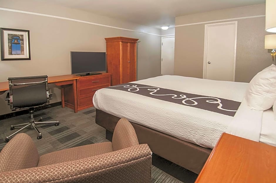 La Quinta Inn & Suites by Wyndham San Antonio Brooks City Base