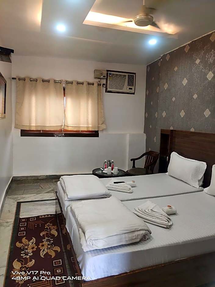Shivratri Guest House Hotels – Varanasi, VA