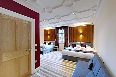 Family Room with Mountain View