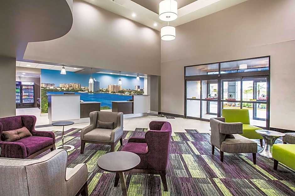 La Quinta Inn & Suites by Wyndham Clearwater South