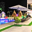 Sonrisa Resort De Playa by Hiverooms