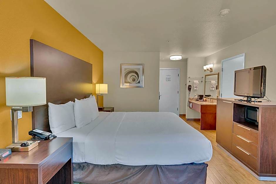 Quality Inn Near Six Flags Discovery Kingdom-Napa Valley