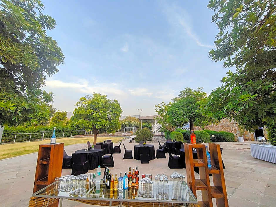 Mana Hotels