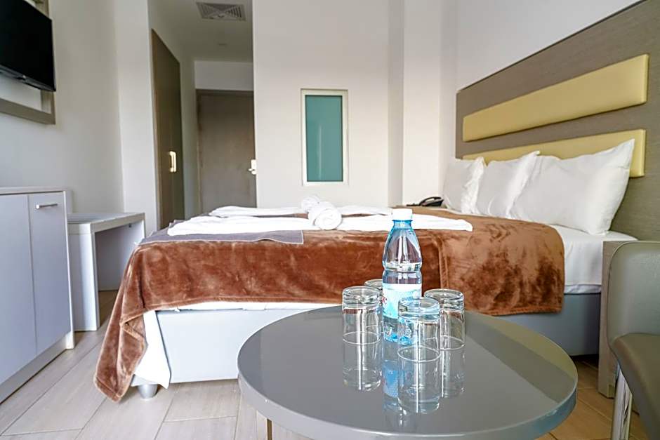 Captain Pier Hotel