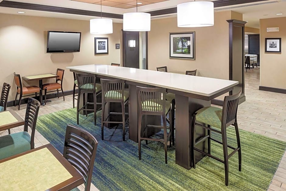 Hampton Inn By Hilton & Suites Gainesville-Downtown