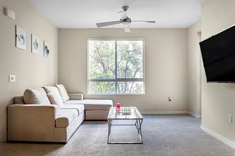 Luxury 2 Bedroom 2 Bathroom With Fitness Center and Pool